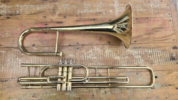 Trombone Schieffer Pisto Curto Laqueado Sib (Novo) - Image 3