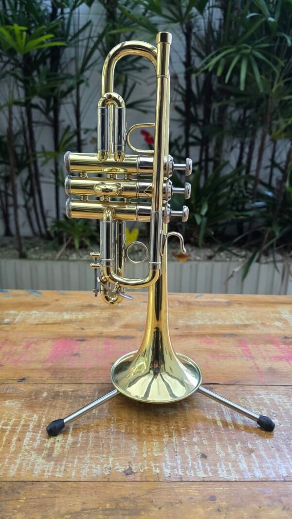 Trompete Bach Stradivarius Model 304 Laqueado EB (Mi bemol) (Usado) - Imagem 2